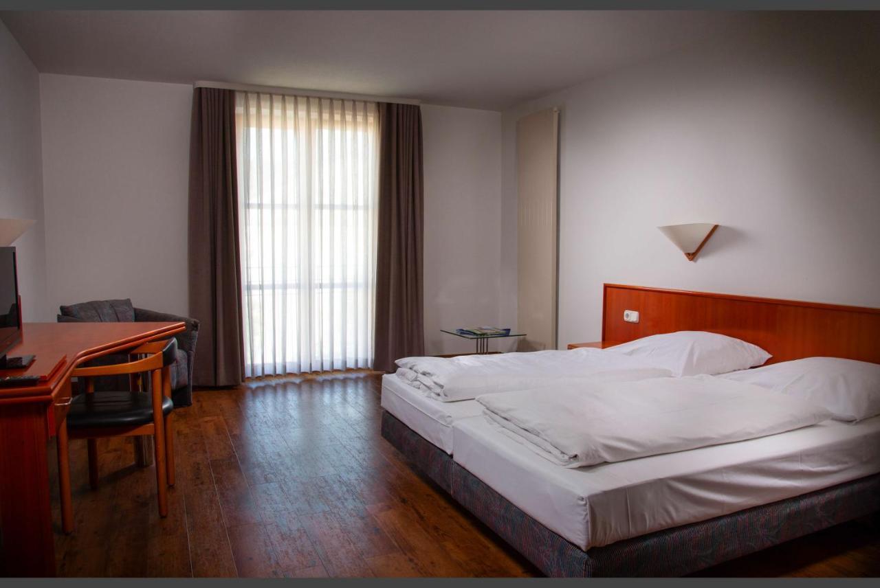 Altstadthotel Brauereigasthof Winkler Berching Kültér fotó